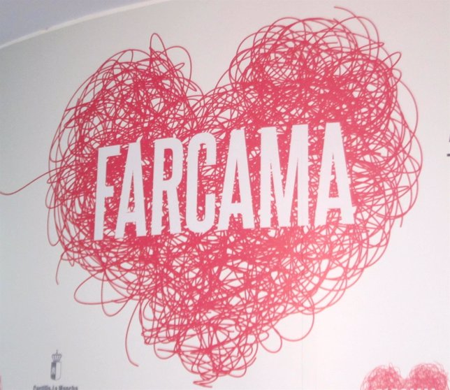 Farcama logotipo corazón