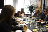 Mato cita hoy por la tarde en el Ministerio a los portavoces de Sanidad del Congreso y Senado