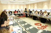 Sólo cinco miembros de la Ejecutiva del PSOE cobran del partido, entre ellos Patxi López y Carme Chacón