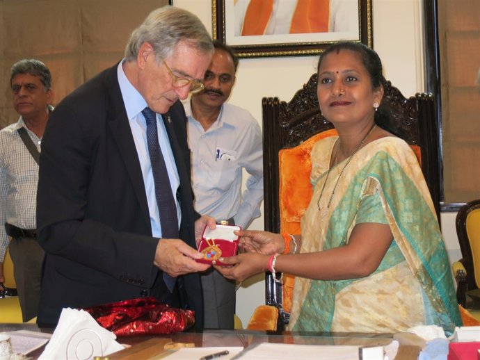 El alcalde de Barcelona, Xavier Trias, se reúne con la alcaldesa de Bombay