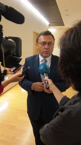 El secretario general del Grupo Socialista en el Congreso, Miguel Ángel Heredia