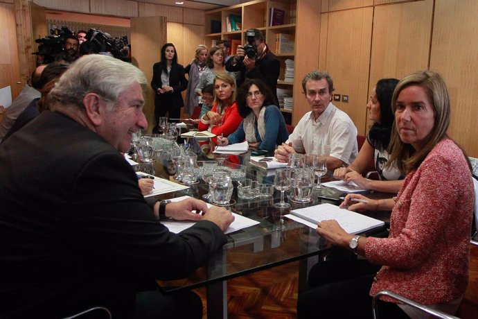 Ana Mato con los directores generales de Sanidad y con Javier Rodríguez
