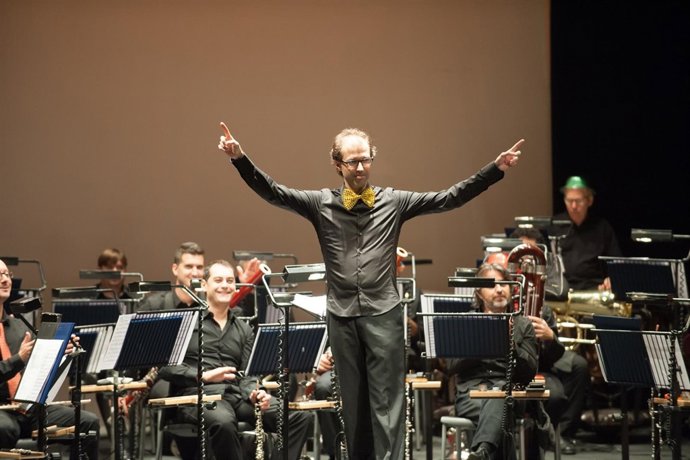 Eric Cambres dirigirá a la Sinfónica. 