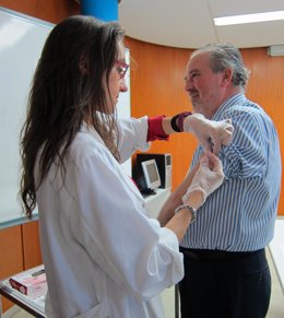 El Consejero De Salud José Ignacio Nieto Se Vacuna Contra La Gripe