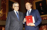 El fiscal general ve "prematuro" calificar ahora el uso de tarjetas "black" y pide dejar trabajar a Anticorrupción