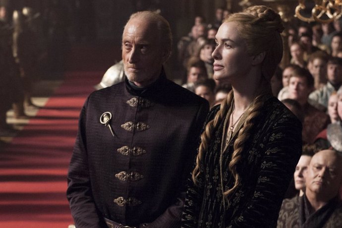 Charles Dance y Lena Headey actores de Juego de Tronos