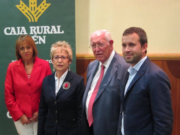 Firma de convenio entre la Fundación del Olivar y Caja Rural de Jaén