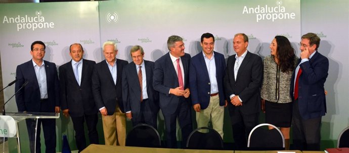 Moreno presenta su reforma fiscal en Sevilla