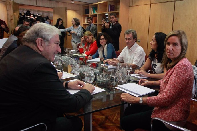 Ana Mato con los directores generales de Sanidad y con Javier Rodríguez