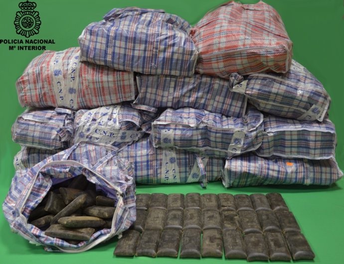 Nota De Prensa De La Comisaría De Policía De Vigo Dos Fotografias