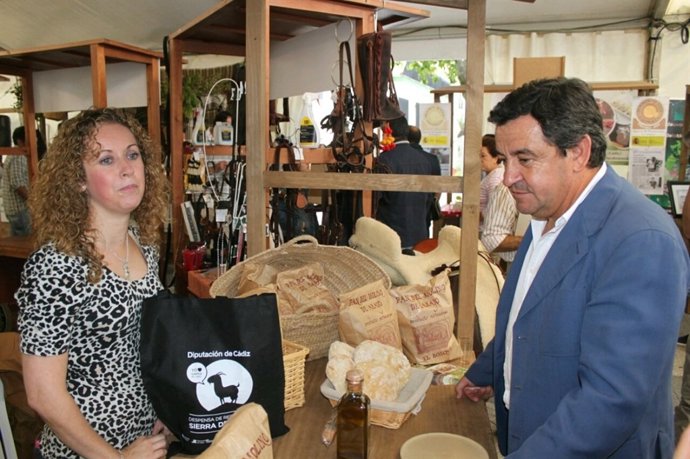Inauguración de la feria gastronómica de 'Despensa de Recuerdos', en El Bosque