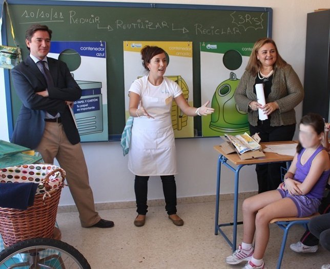 Taller Reciclado Reciclaje Colegio Juan Jesús Bernal Diputación