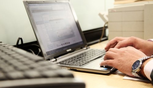 Ordenador desde Ministerio TIC Colombia CC Flickr