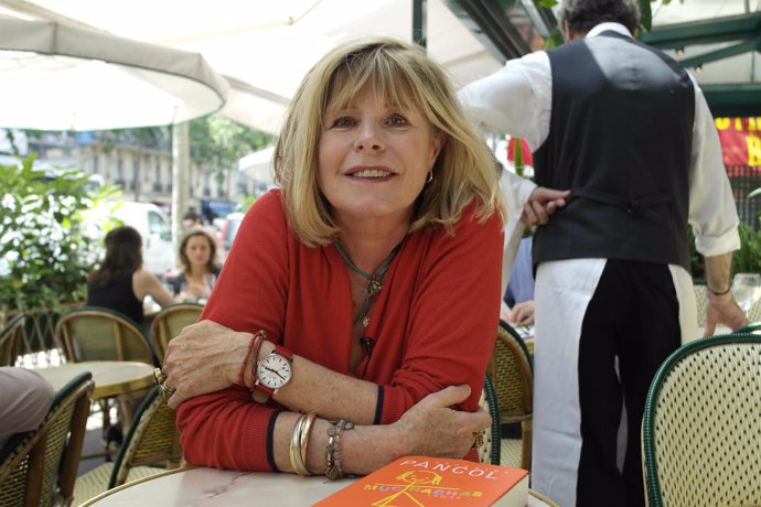 Katherine Pancol, en un café de París