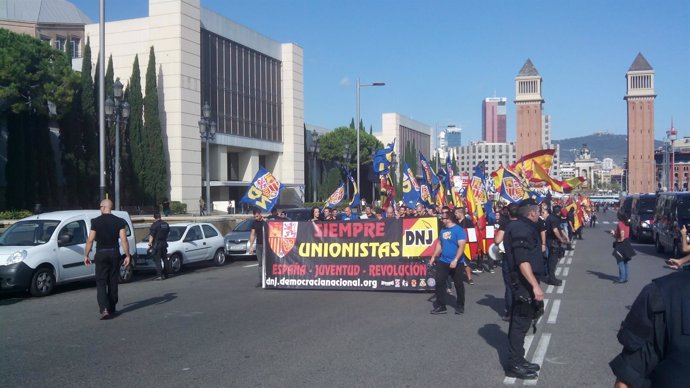 Manifestación de grupos falangistas en Barcelona