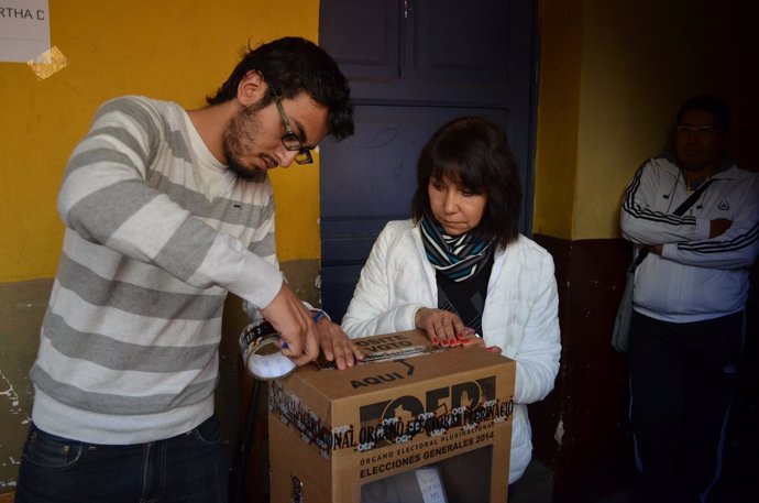 Cierre de mesas de la Unidad Educativa República del Perú en La Paz