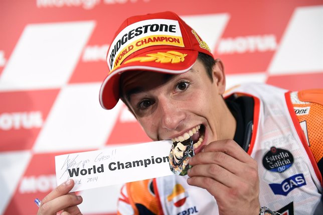 Marc Márquez celebra su segundo título como campeón del mundo de MotoGP