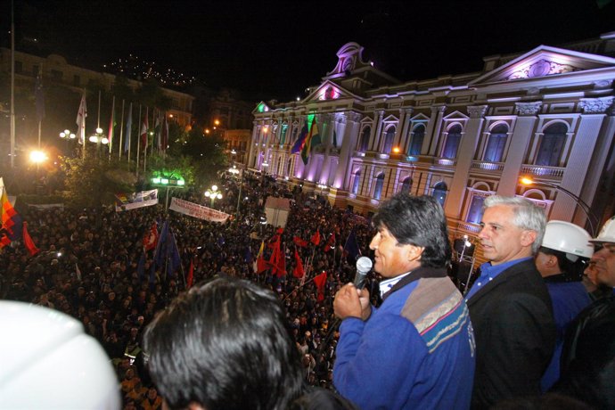 El presidente de Bolivia, Evo Morales, hablando desde Palacio Quemado