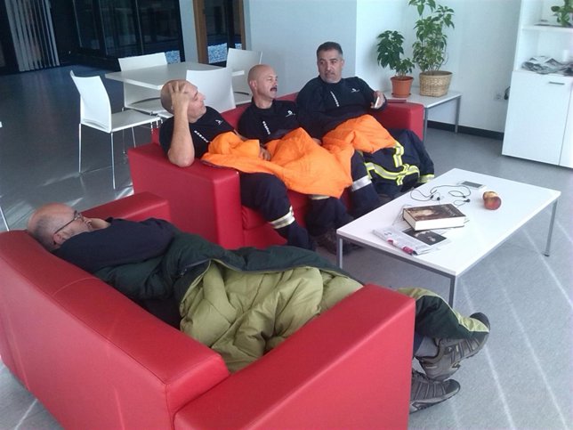 Bomberos encerrados en La Morgal