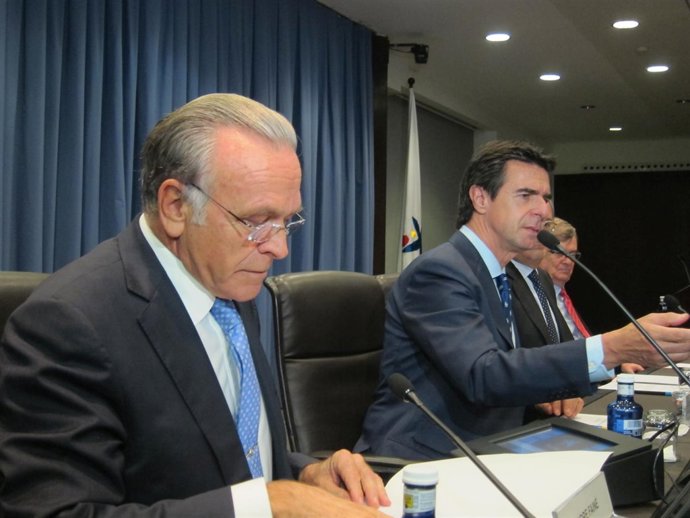 El pte. De La Caixa I.Fainé y el ministro J.M.Soria