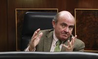 Consulta.- Guindos diu que la renúncia a la consulta "facilita el diàleg"
