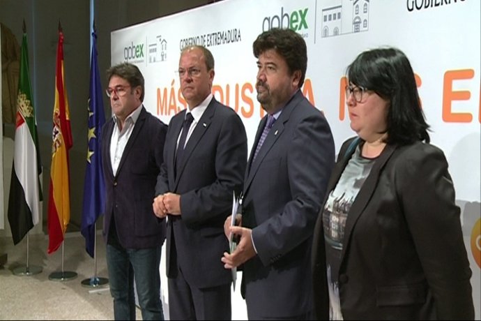 Monago y agentes sociales y económicos