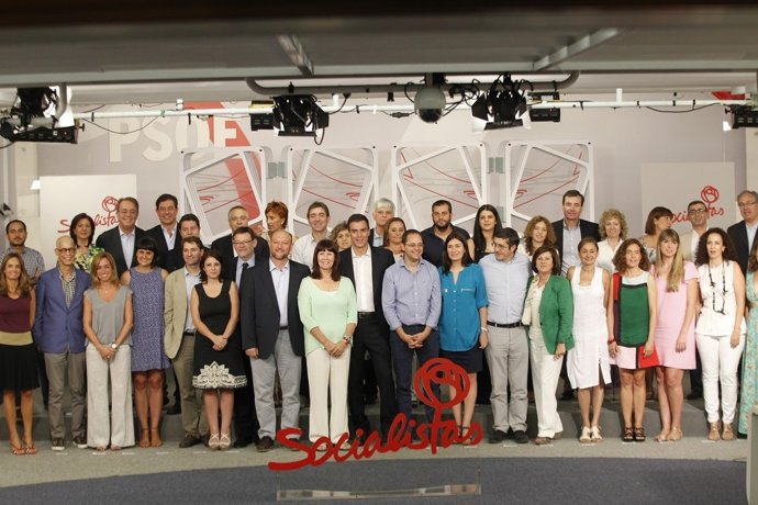 Foto de Familia de la Comisión Ejecutiva Federal del PSOE 