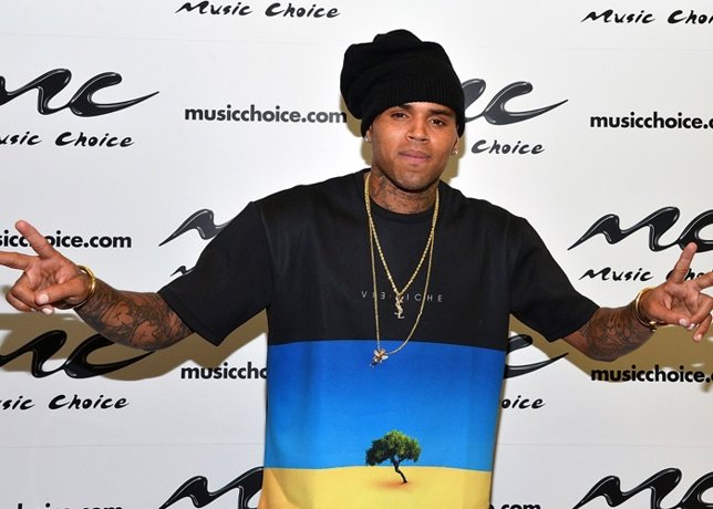 Chris Brown: Creo que el ébola es una epidemia para controlar a la población