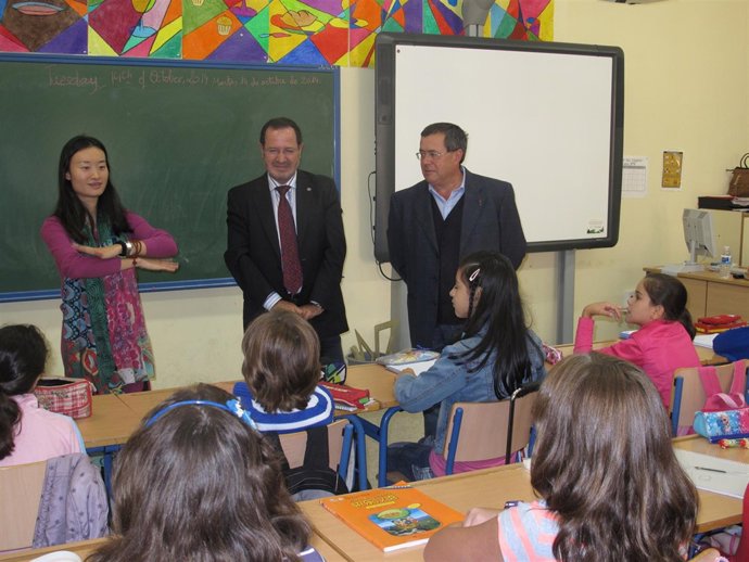 Clases en chino en el CEIP Ortiz de Zúñiga.