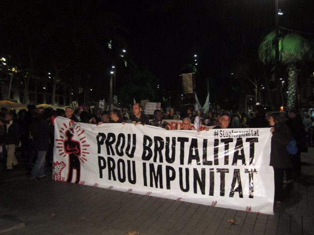 Manifestación en el Raval por la muerte del empresario J.A.Benítez.