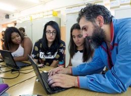 Más de 1.500 alumnos catalanes crean entornos interactivos 