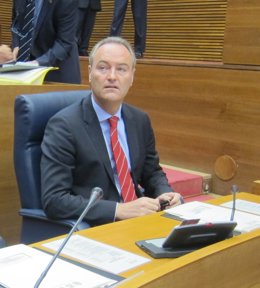 Alberto Fabra en el pleno de las Corts 