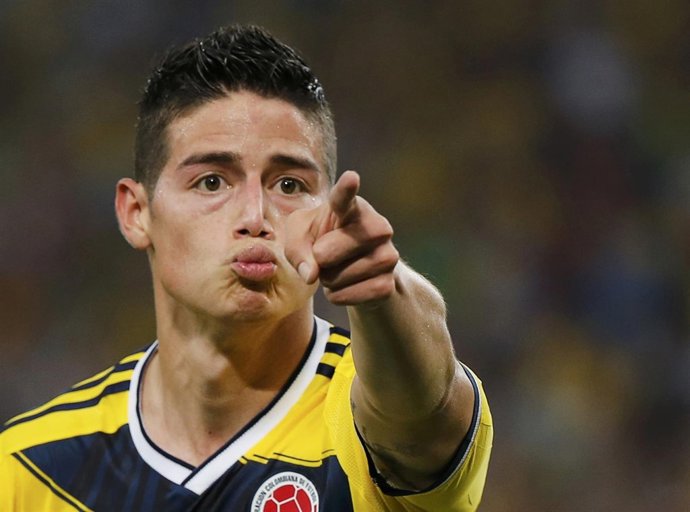 James Rodríguez celebra un gol con Colombia