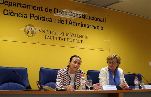 La presidenta del TSJCV, Pilar de la Oliva, junto a la decana de la Fac.Derecho.