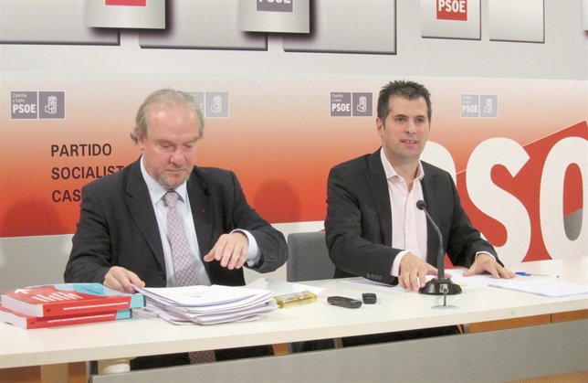 José Francisco Martín (I) junto a Luis Tudanca (D)