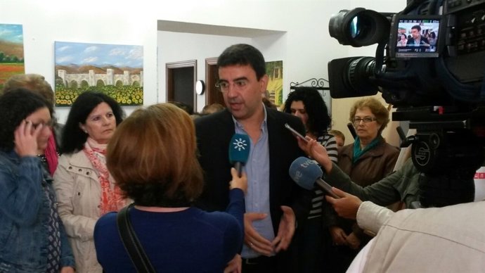 El portavoz del grupo parlamentario socialista, Mario Jiménez.