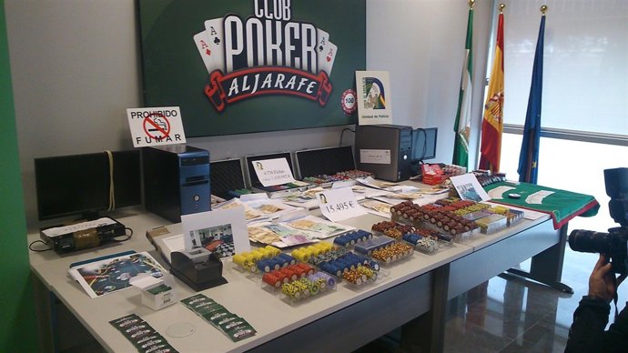 Efectos intervenidos en el casino ilegal de Simón Verde.