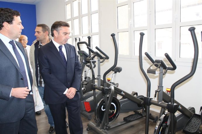 Beamonte y Herrero han visitado el nuevo gimnasio