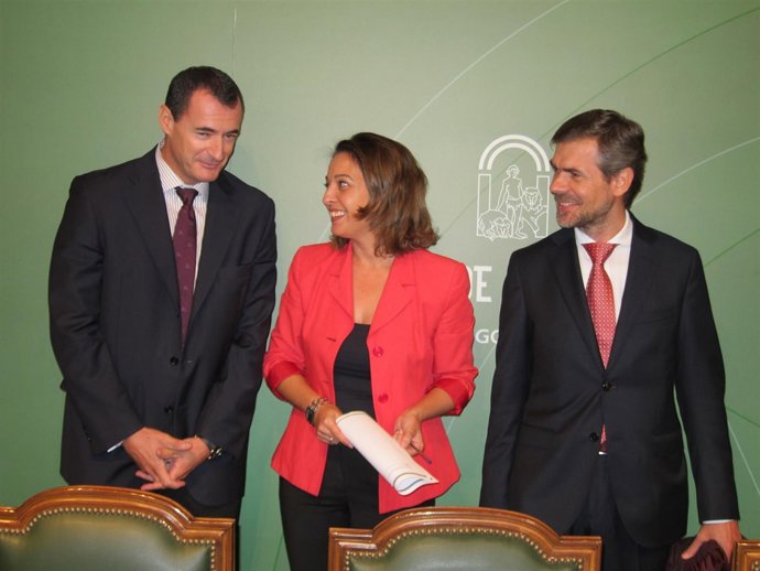 Ambrosio (centro), entre Ruiz y García en la presentación
