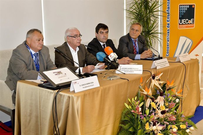 Alonso aboga por fortalecer vínculos para defender la educación