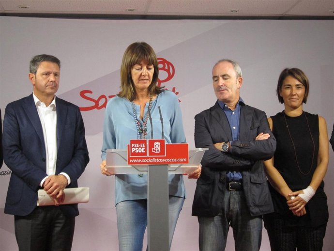 Mendia junto a alcaldes del PSE