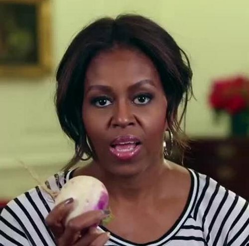 Michelle Obama baila con un nabo