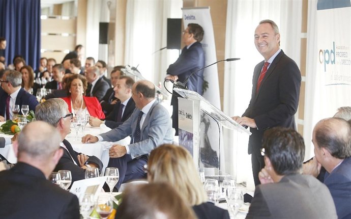 Fabra interviene en la jornada de APD y Deloitte.