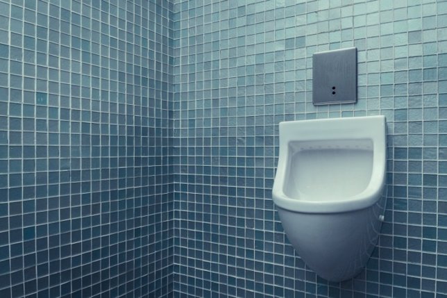 Incontinencia urinaria hombres, baño