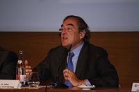 Rosell estima que en 2016 podría haber superávit y aboga por mejorar convenios colectivos y simplificar la burocracia