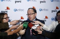 Iberia asegura que el primer caso de ébola en España "no está afectando a las reservas"