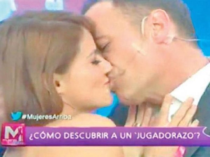 Mujer arriba monica hoyos carlos lozano 