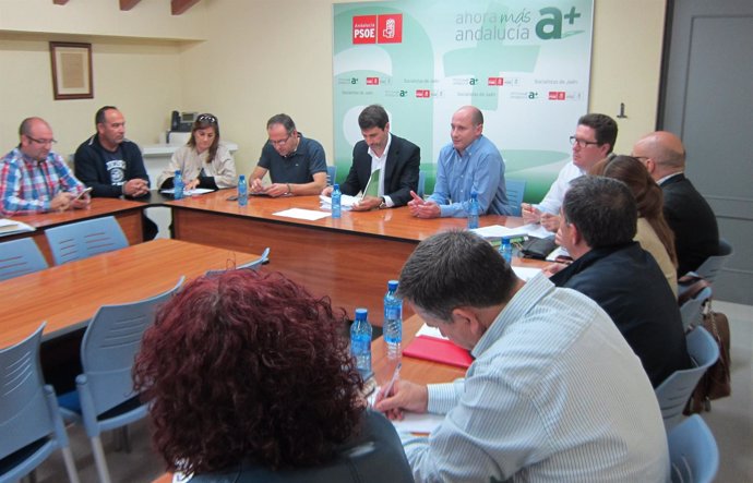 Reunión con alcaldes y portavoces del PSOE de Jaén sobre la reforma de la LOUA