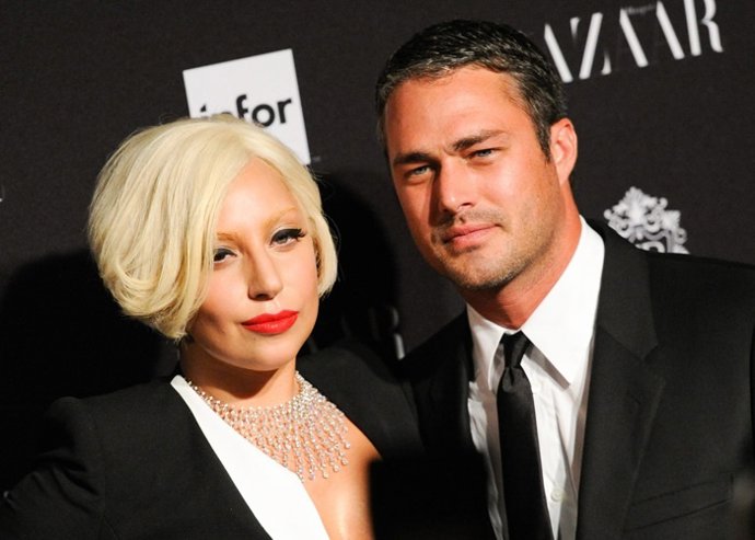 Lady Gaga se compromete con Taylor Kinney... ¿La boda espacial a un paso?