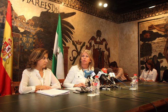 Angeles Muñoz en rueda de prensa alcaldesa de marbella